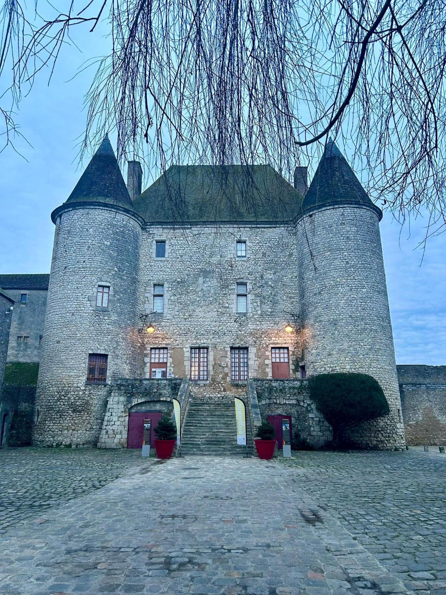 Muraille Du Chateau Avec Jacuzzi Немур Екстериор снимка